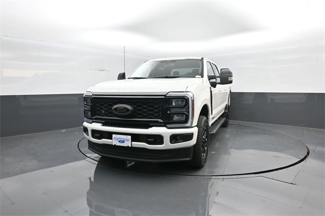 2026 Ford F-250 Lariat photo 3