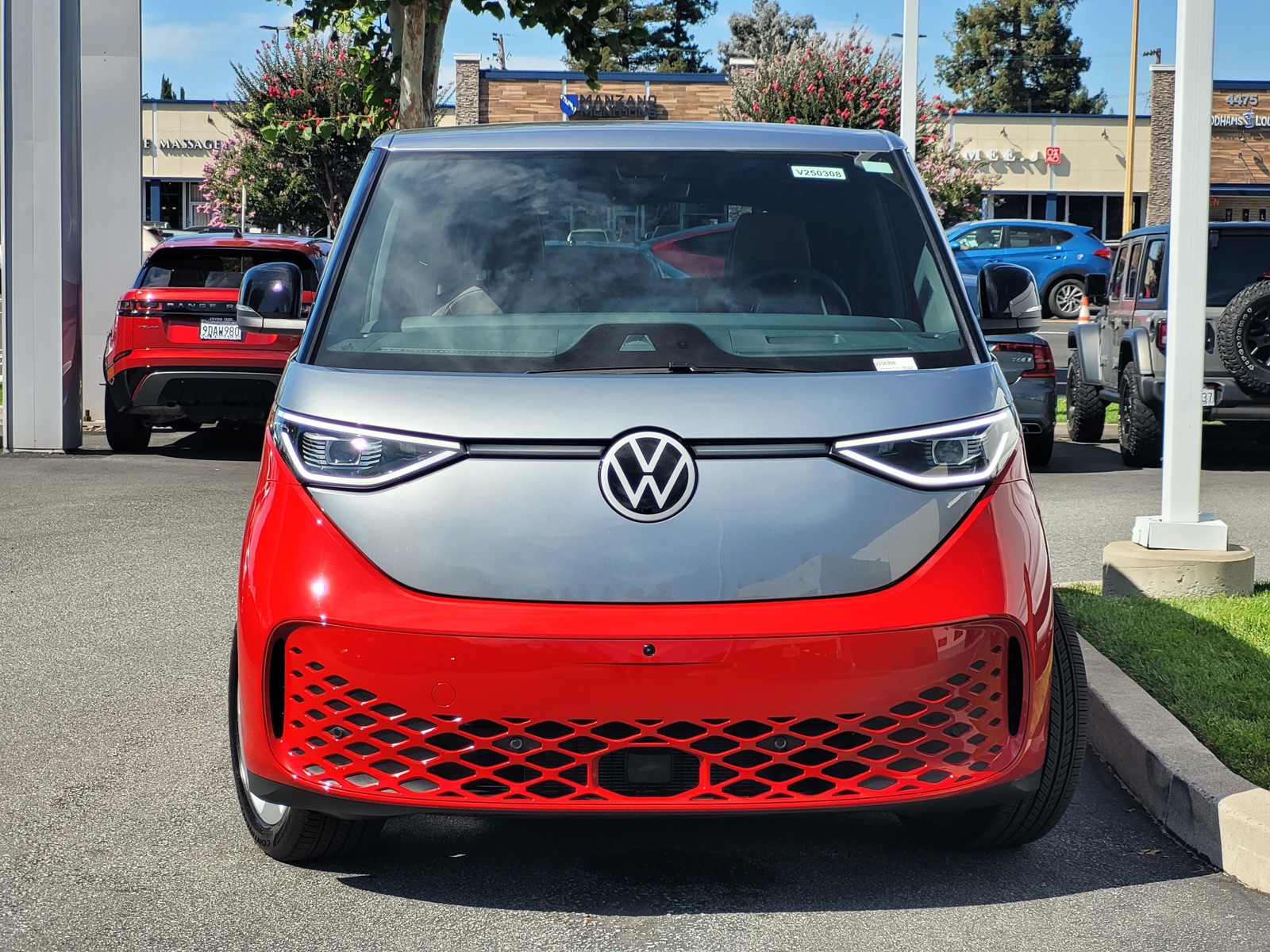 2025 Volkswagen ID. Buzz Pro Plus photo 2