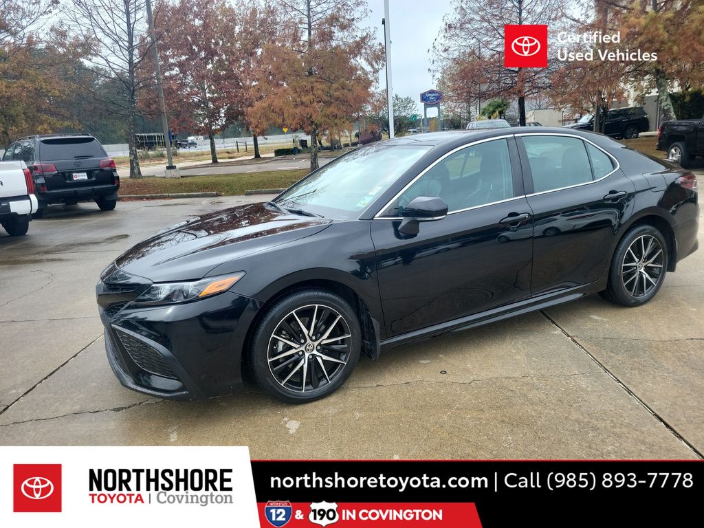 2023 Toyota Camry SE's photo