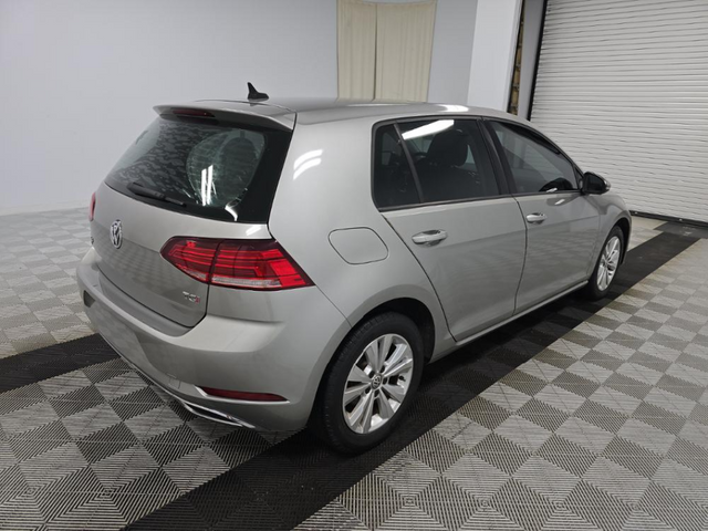 2018 Volkswagen Golf TSI SE photo 6