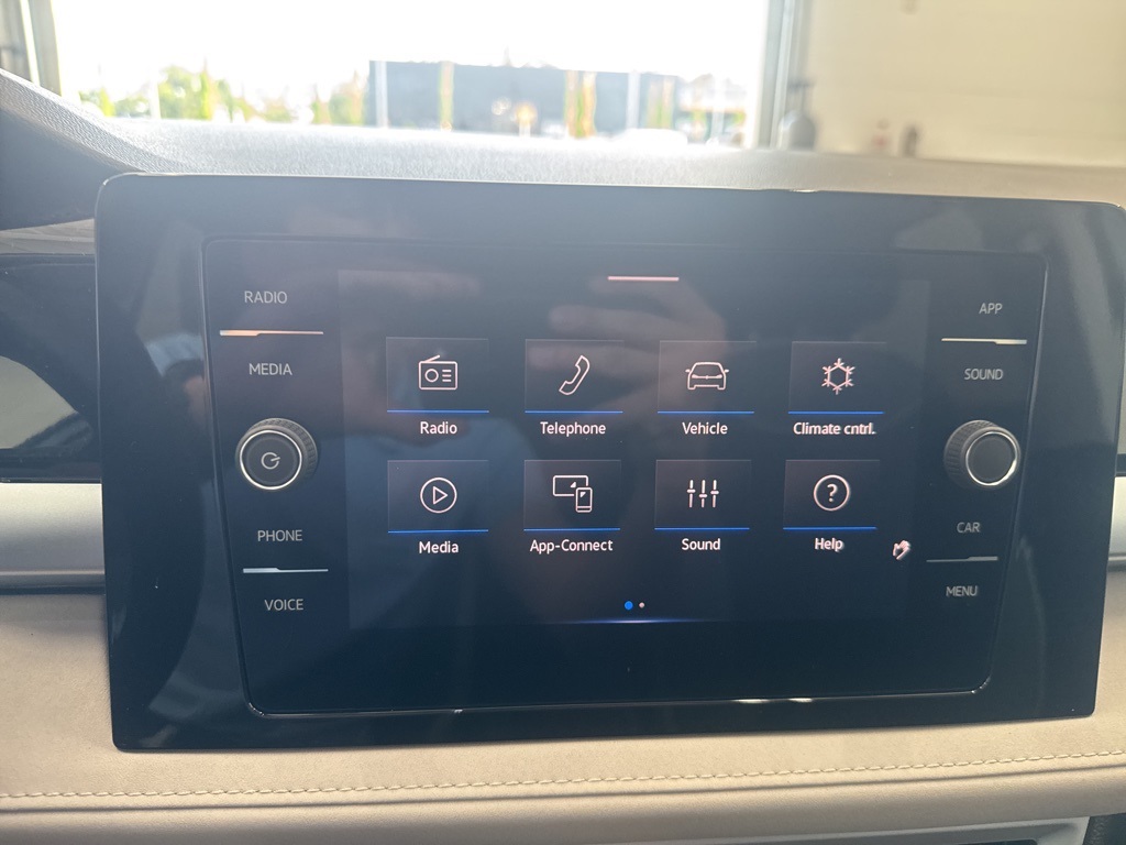 2025 Volkswagen Taos SE photo 17