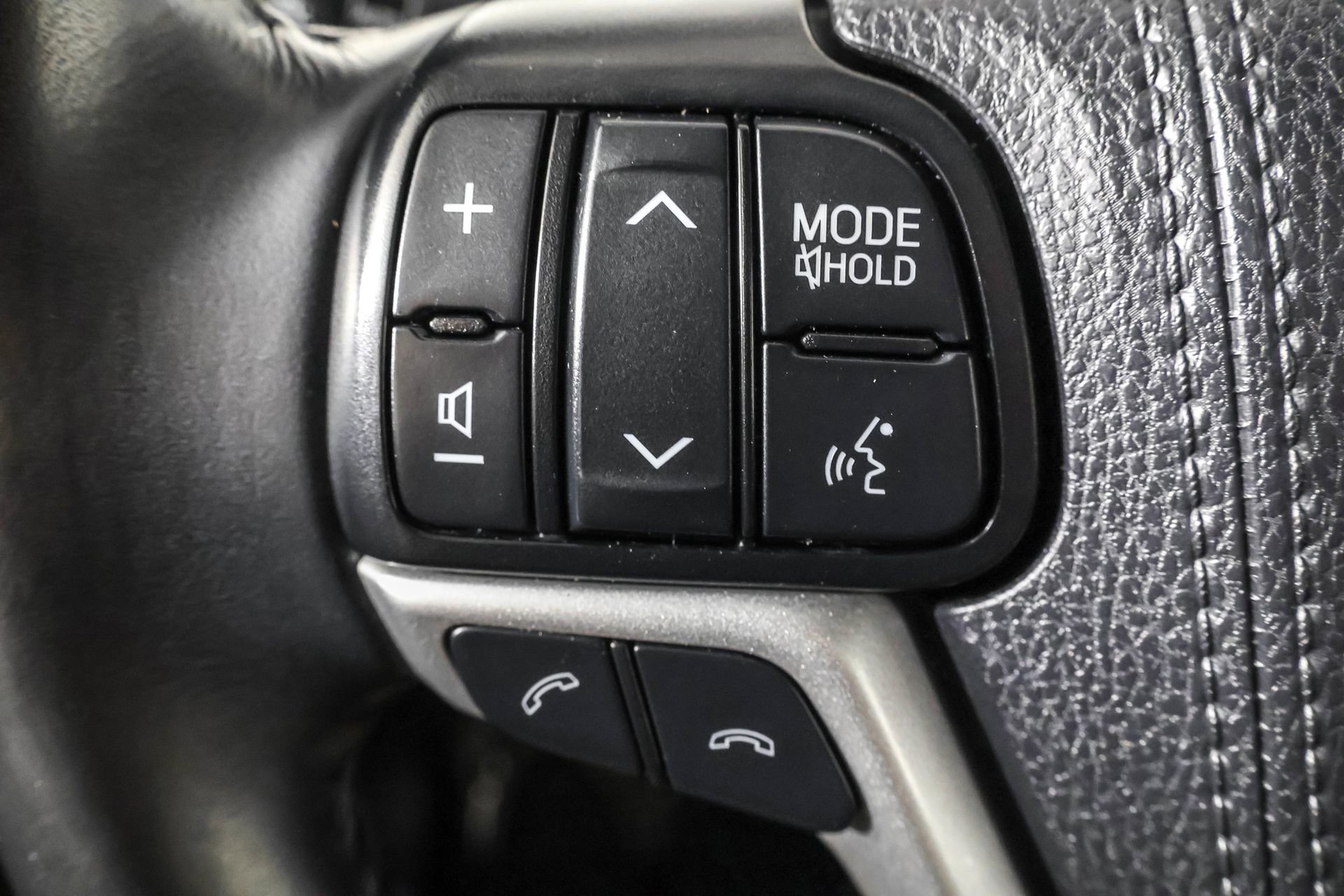 2019 Toyota Highlander Limited photo 17