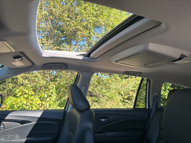 2020 Honda Pilot Touring photo 9