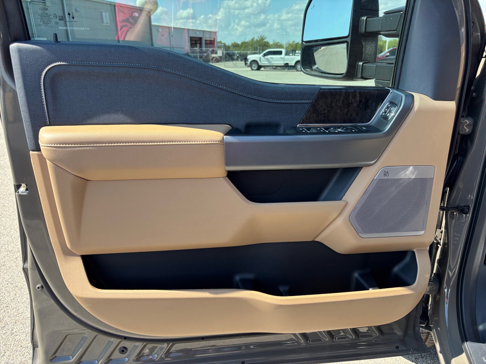 2026 Ford F-250 Lariat photo 16