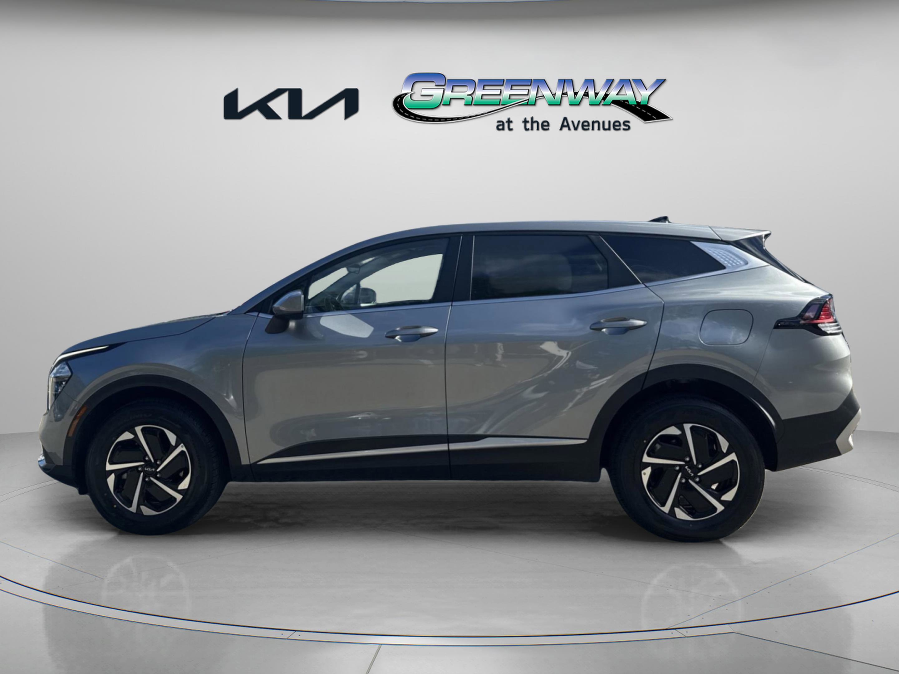 2023 Kia Sportage Hybrid LX photo 2