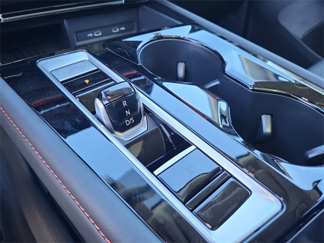 2025 Volkswagen Atlas Peak Edition SE photo 22