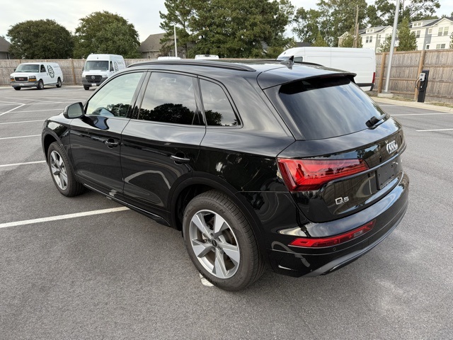 2025 Audi Q5 40 Premium Plus photo 2