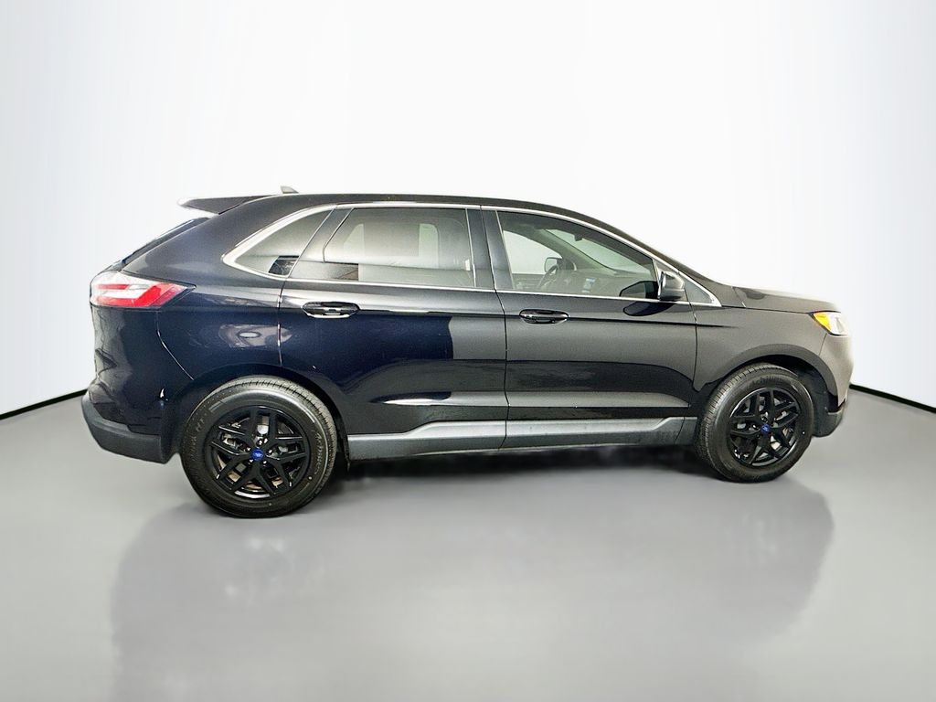 2022 Ford Edge SEL photo 8