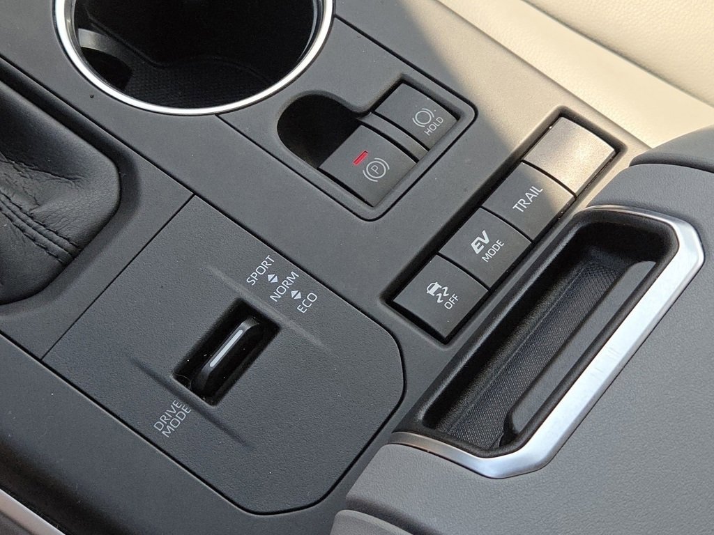 2020 Toyota Highlander Hybrid XLE photo 14
