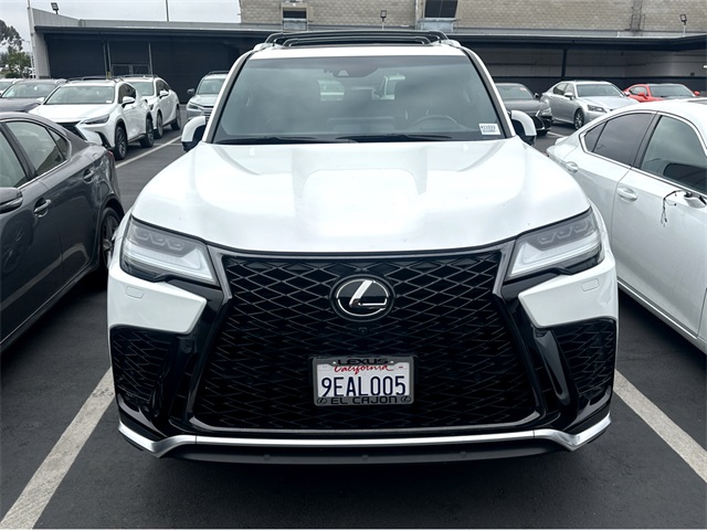2022 Lexus LX 600 F SPORT photo 3