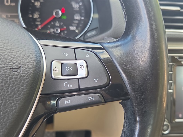 2017 Volkswagen Passat SE photo 15