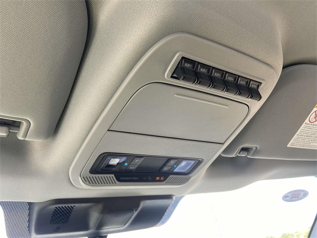 2025 Ford F-350 photo 17