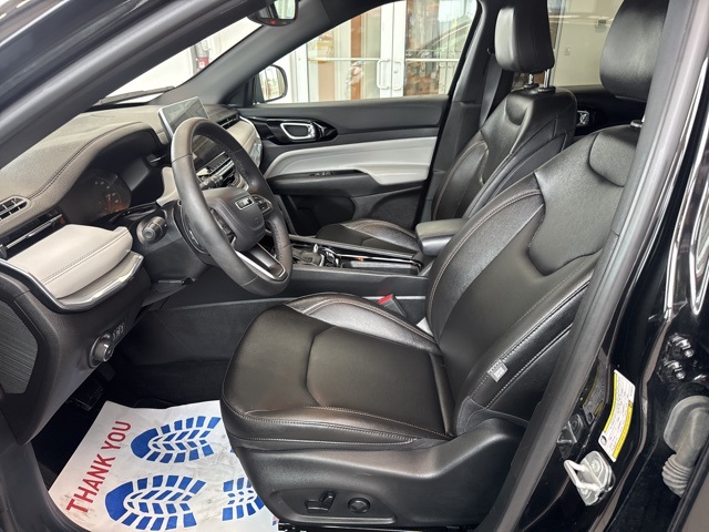 2024 Jeep Compass Limited photo 12