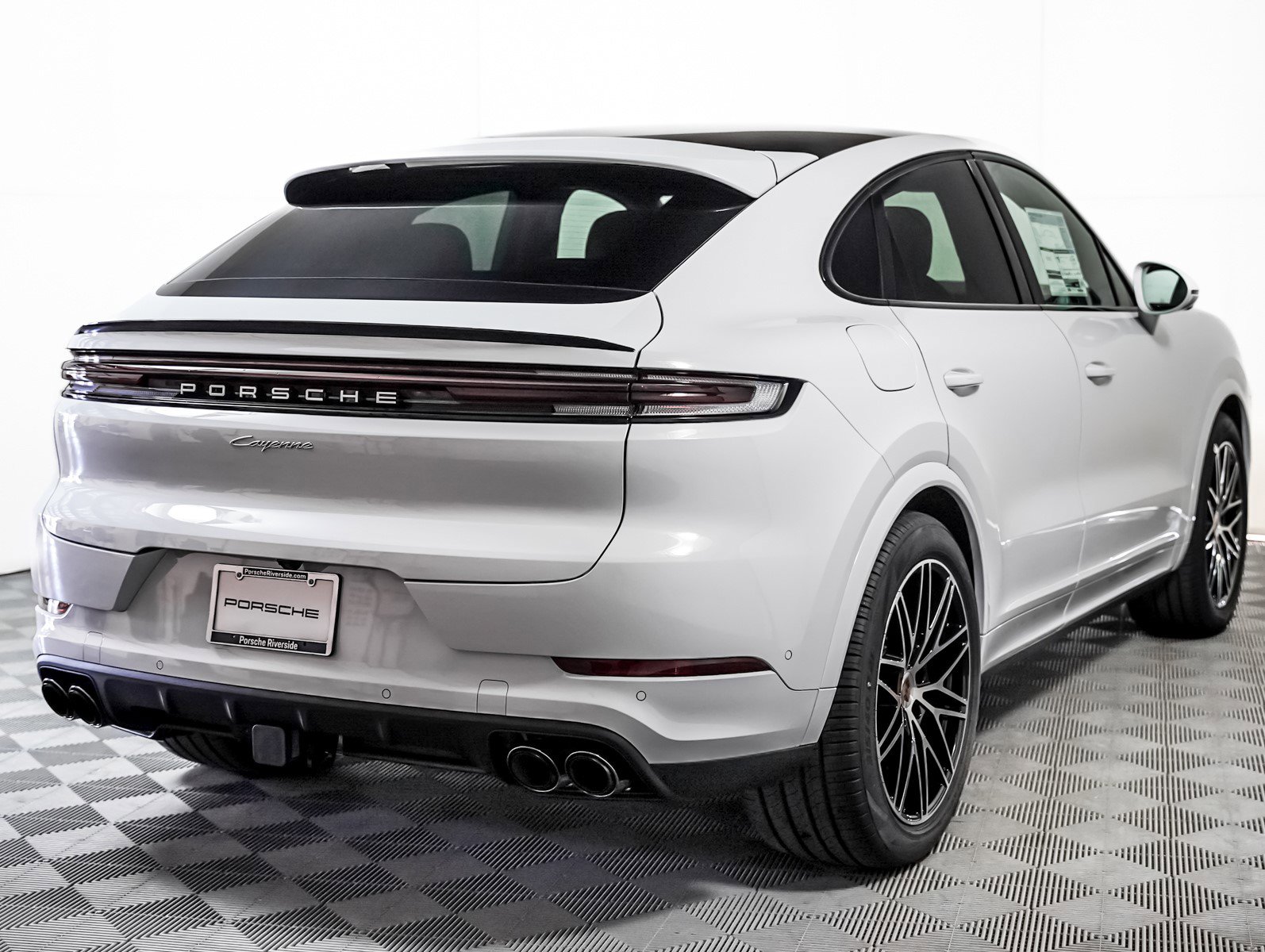 2025 Porsche Cayenne Coupe photo 10