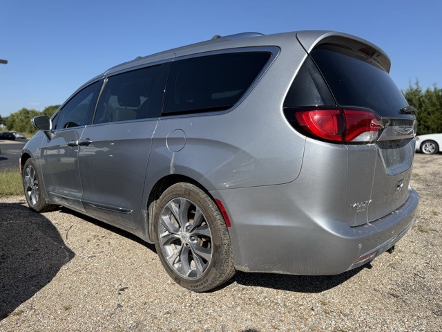 2018 Chrysler Pacifica Limited photo 3