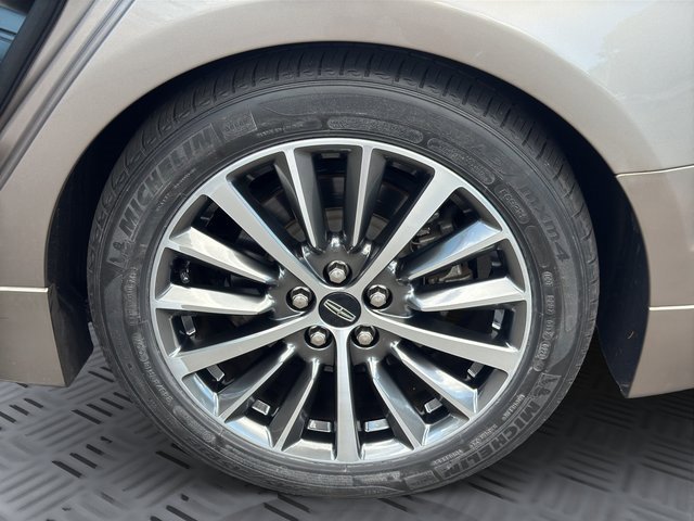2020 Lincoln MKZ Standard photo 26