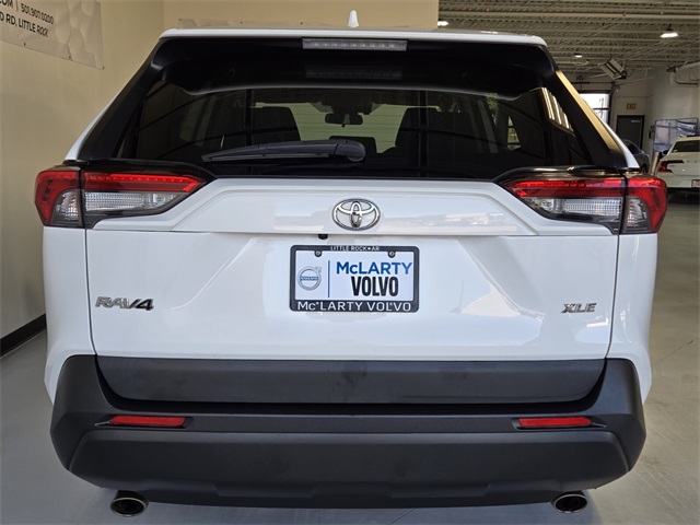 2023 Toyota RAV4 XLE photo 4