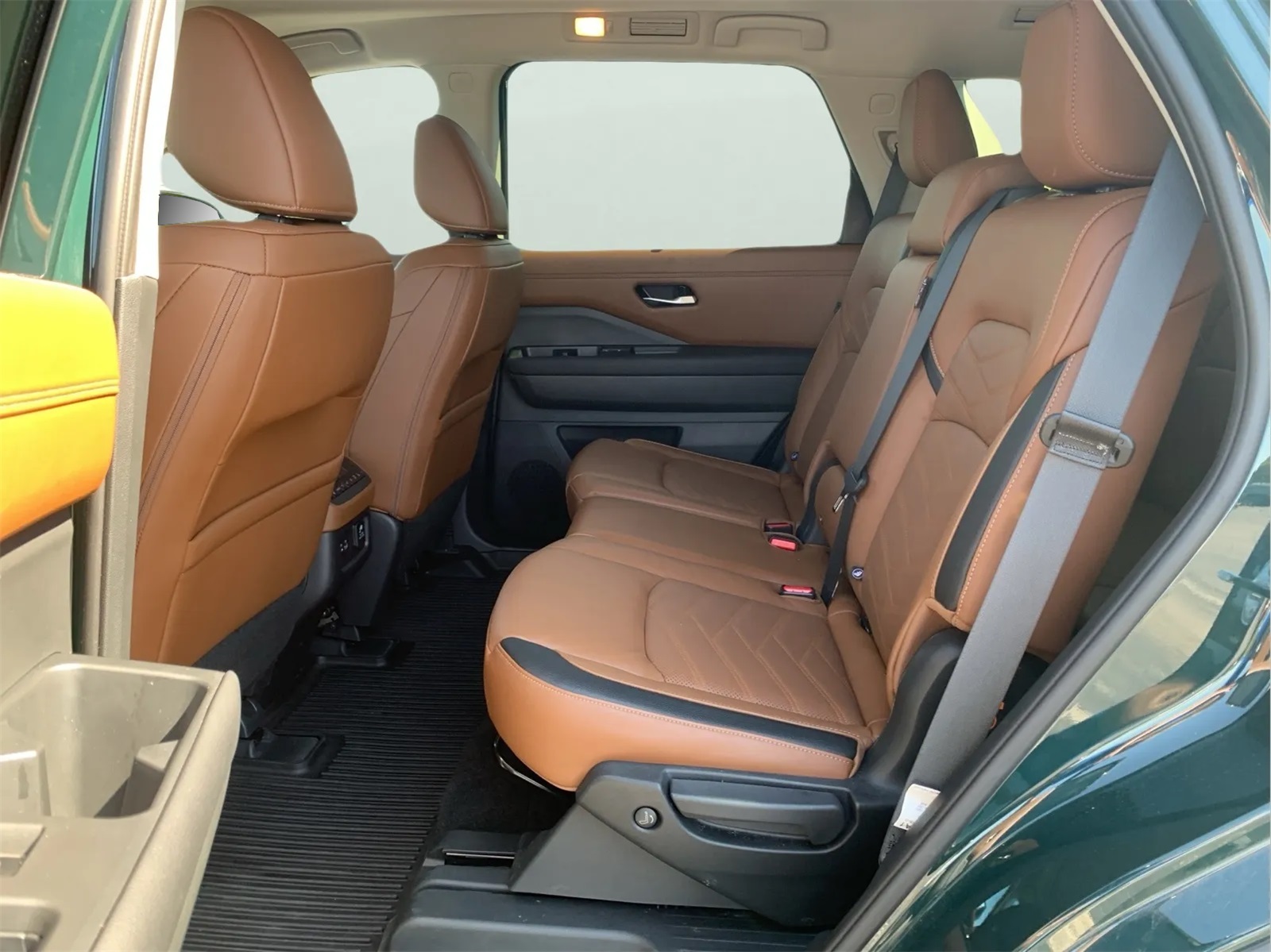 2023 Nissan Pathfinder Platinum photo 28