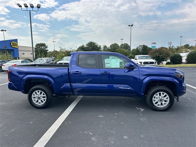 2025 Toyota Tacoma SR5 photo 2
