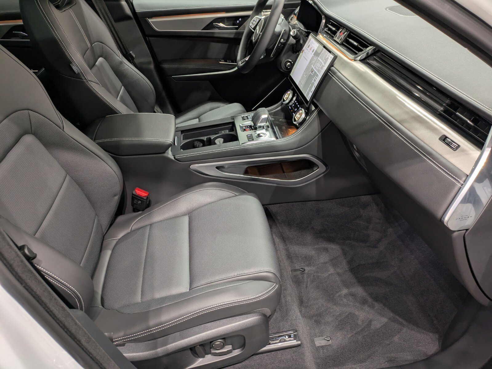 2026 Jaguar F-PACE P250 R-Dynamic S photo 22