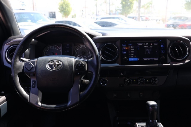 2017 Toyota Tacoma SR5 photo 20
