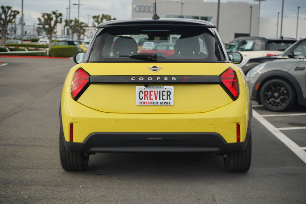 2026 Mini Cooper Hardtop S 2 Door Iconic photo 3