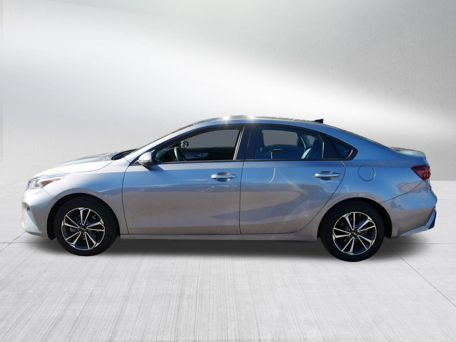 2024 Kia Forte LXS photo 4