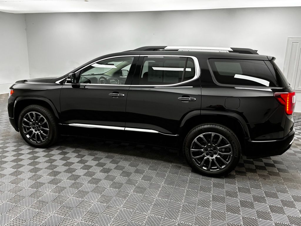 2023 Gmc Acadia Denali photo 2