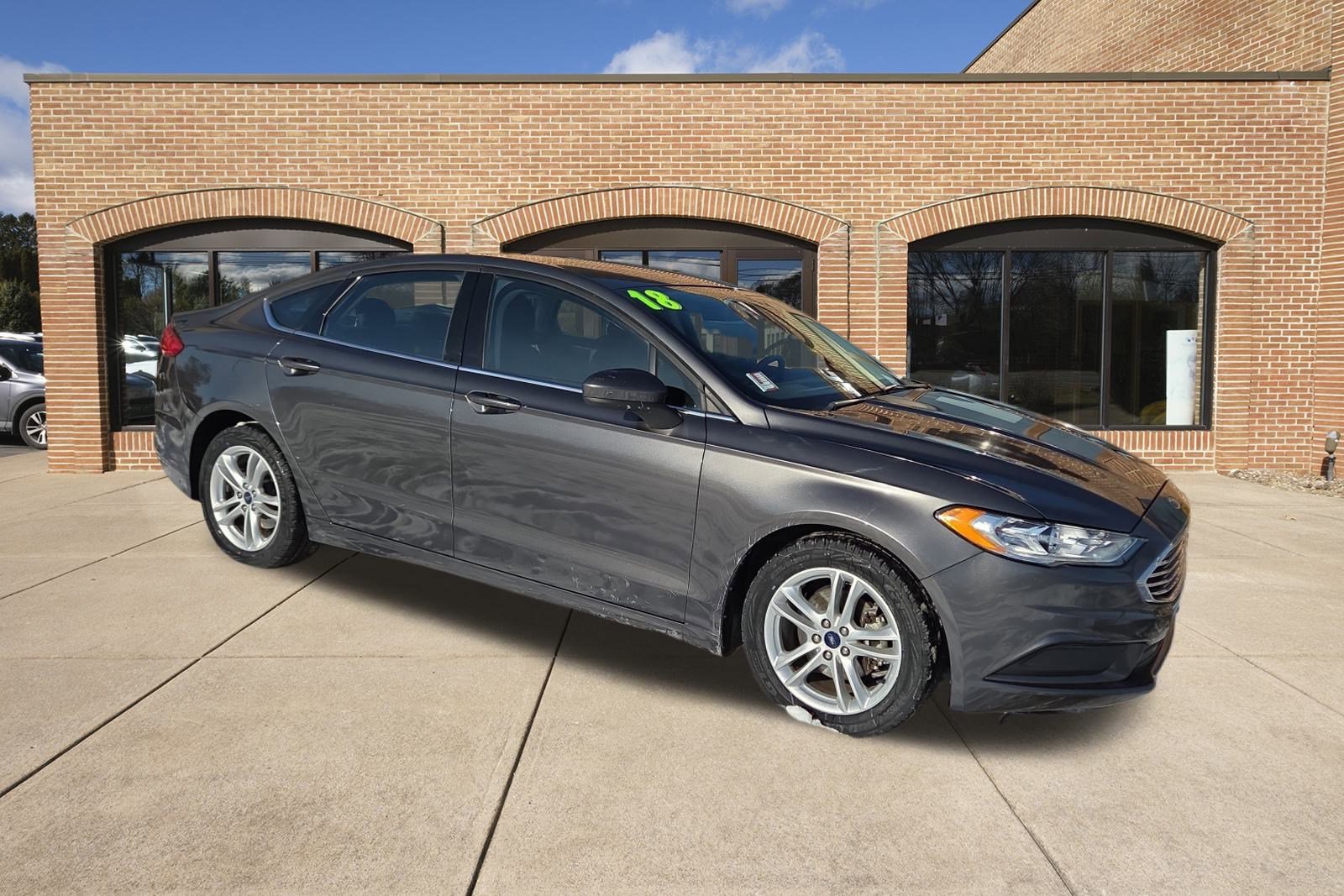 2018 Ford Fusion SE's photo
