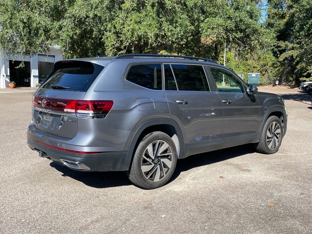 2024 Volkswagen Atlas SE Technology photo 2