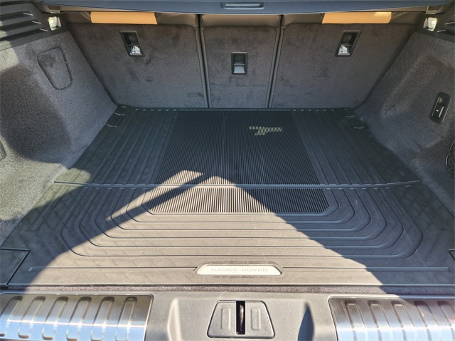 2025 Land Rover Range Rover Sport SE photo 18