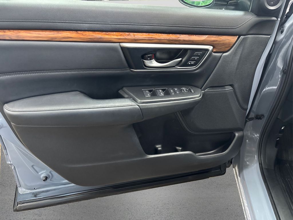 2022 Honda CR-V Touring photo 22