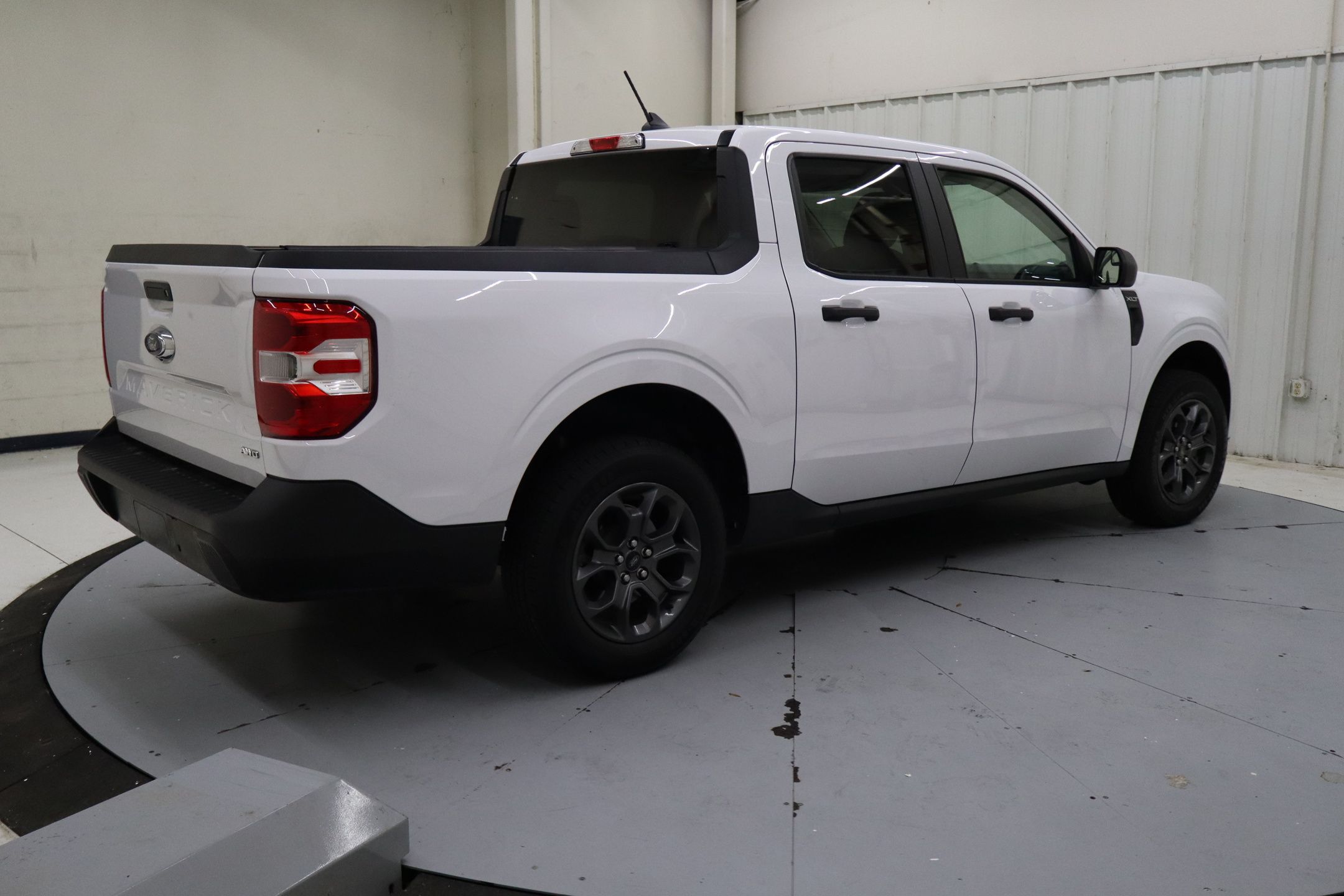2023 Ford Maverick XLT photo 2