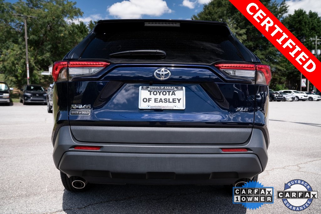 2022 Toyota RAV4 XLE photo 6