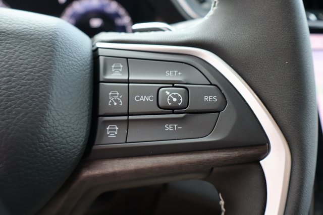2025 Jeep Grand Cherokee Limited photo 13