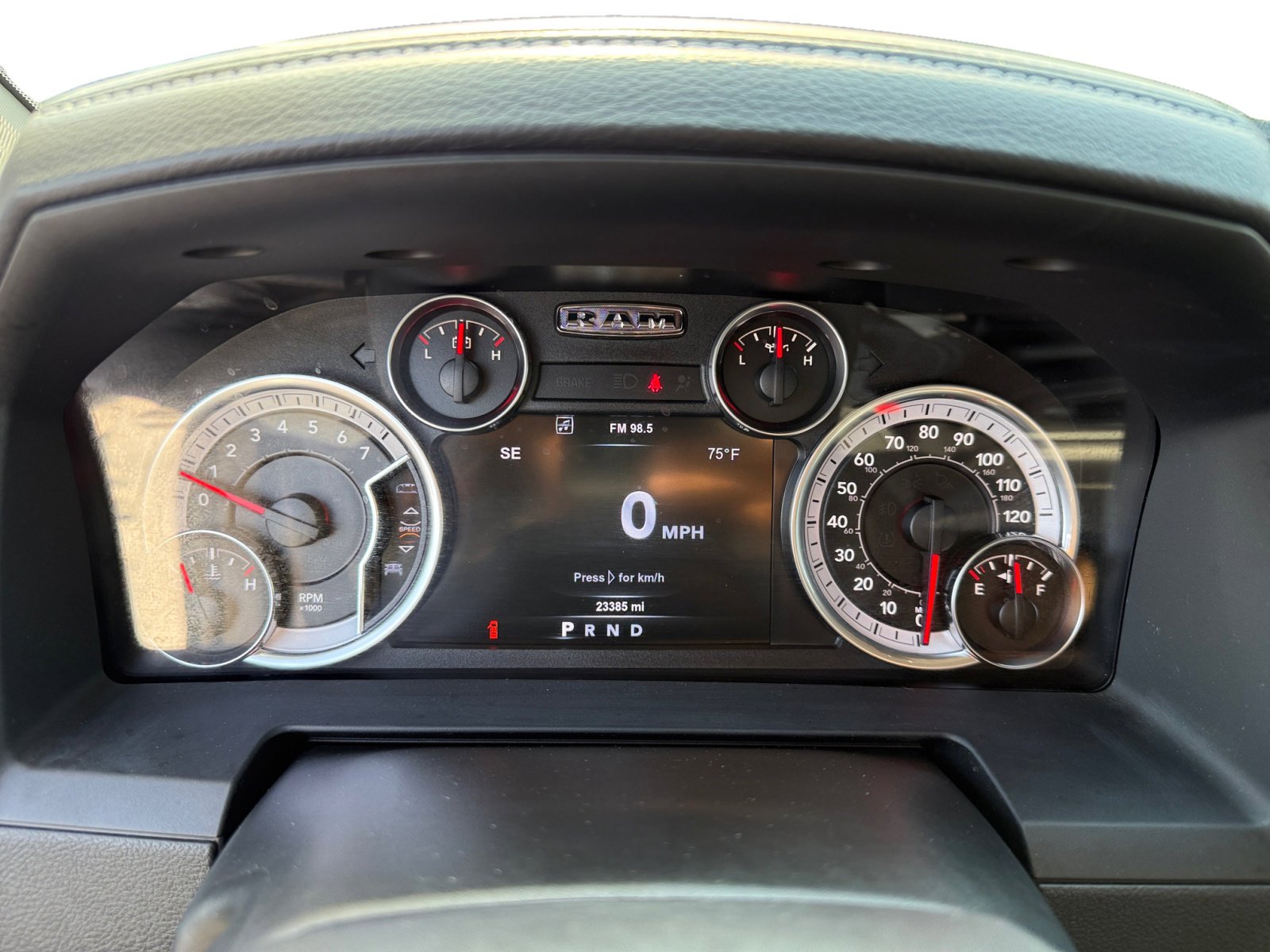 2017 Ram 1500 Laramie photo 11