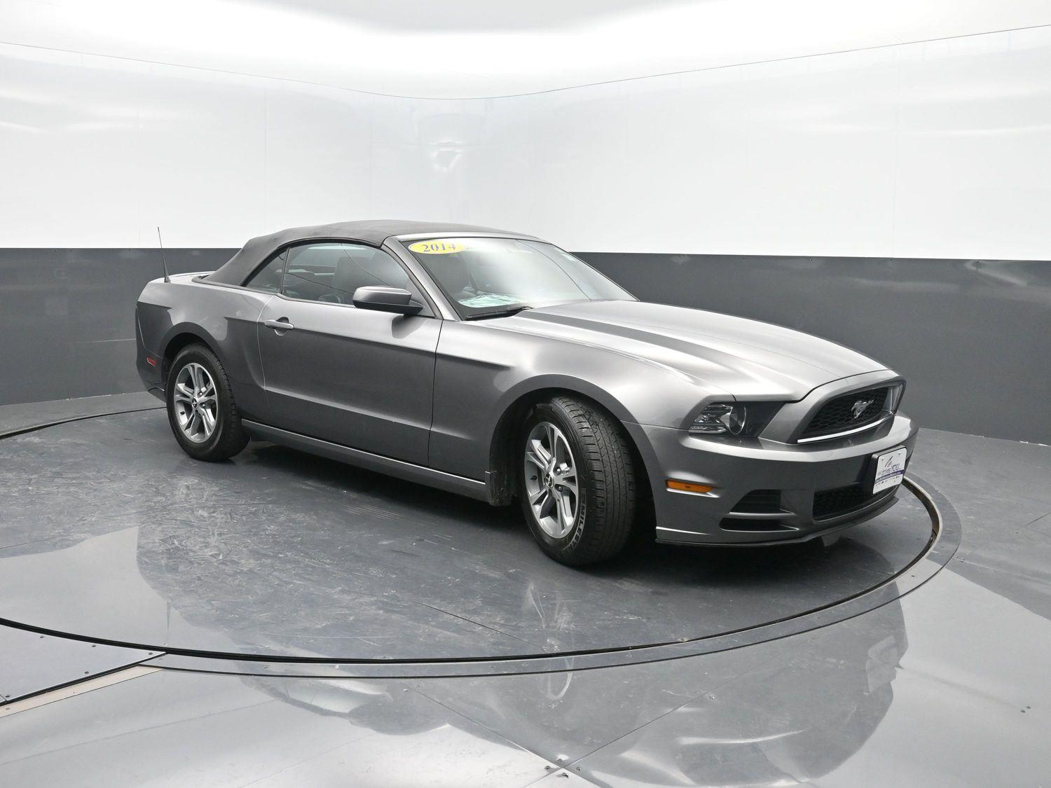 2014 Ford Mustang V6 Premium photo 4