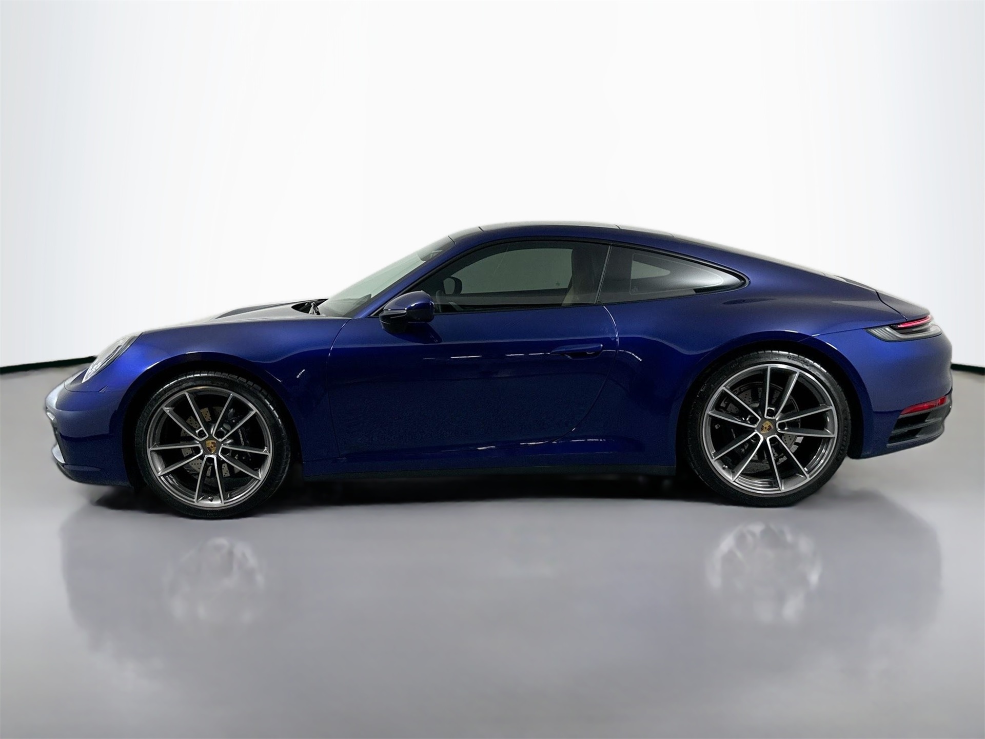 2024 Porsche 911 T 4 photo 2