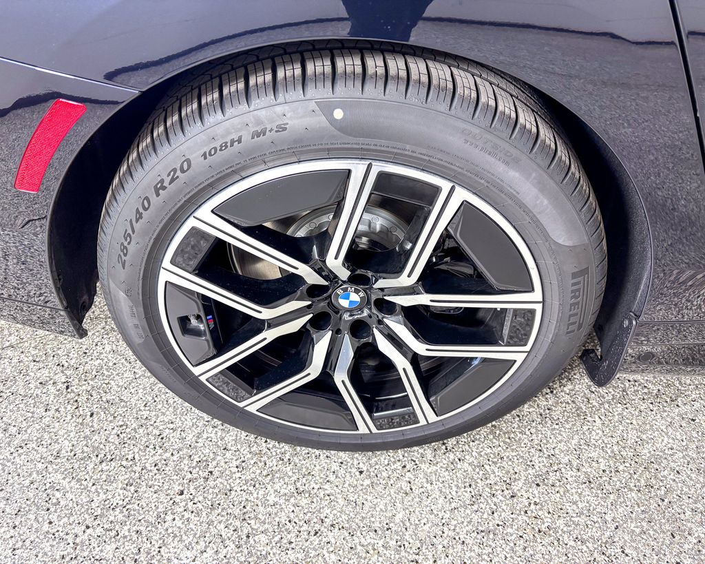 2025 Bmw 750e 750e xDrive photo 16