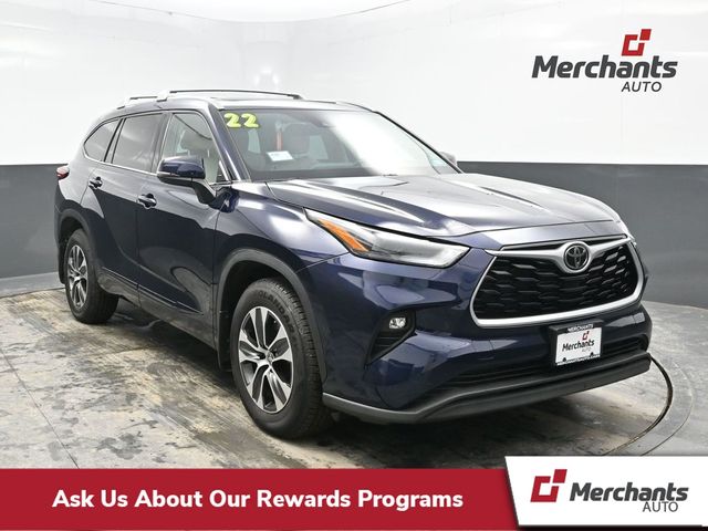 2022 Toyota Highlander XLE's photo