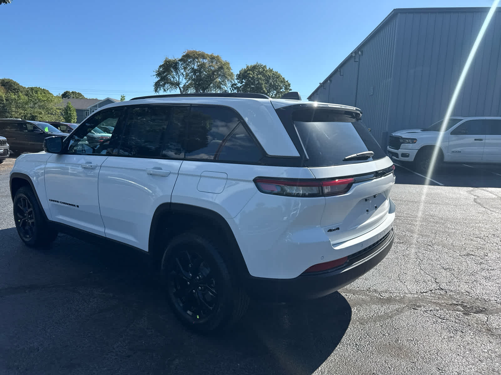 2025 Jeep Grand Cherokee Altitude photo 5
