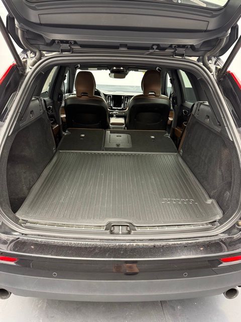 2021 Volvo XC60 T5 Momentum photo 54