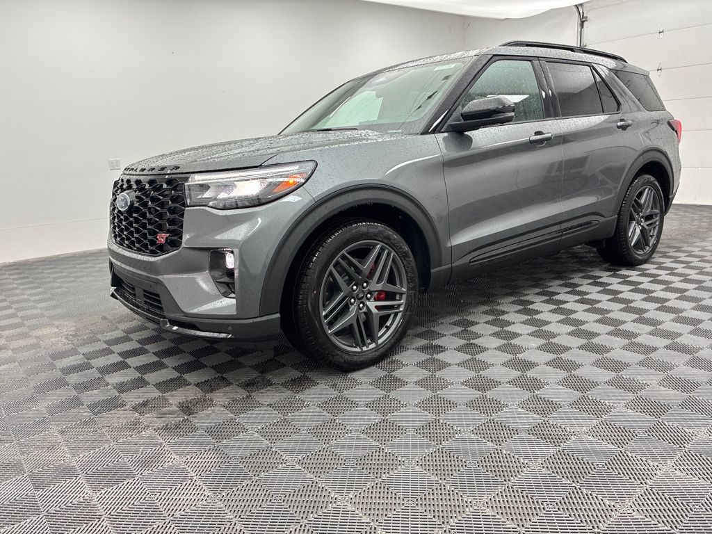 2025 Ford Explorer ST photo 3
