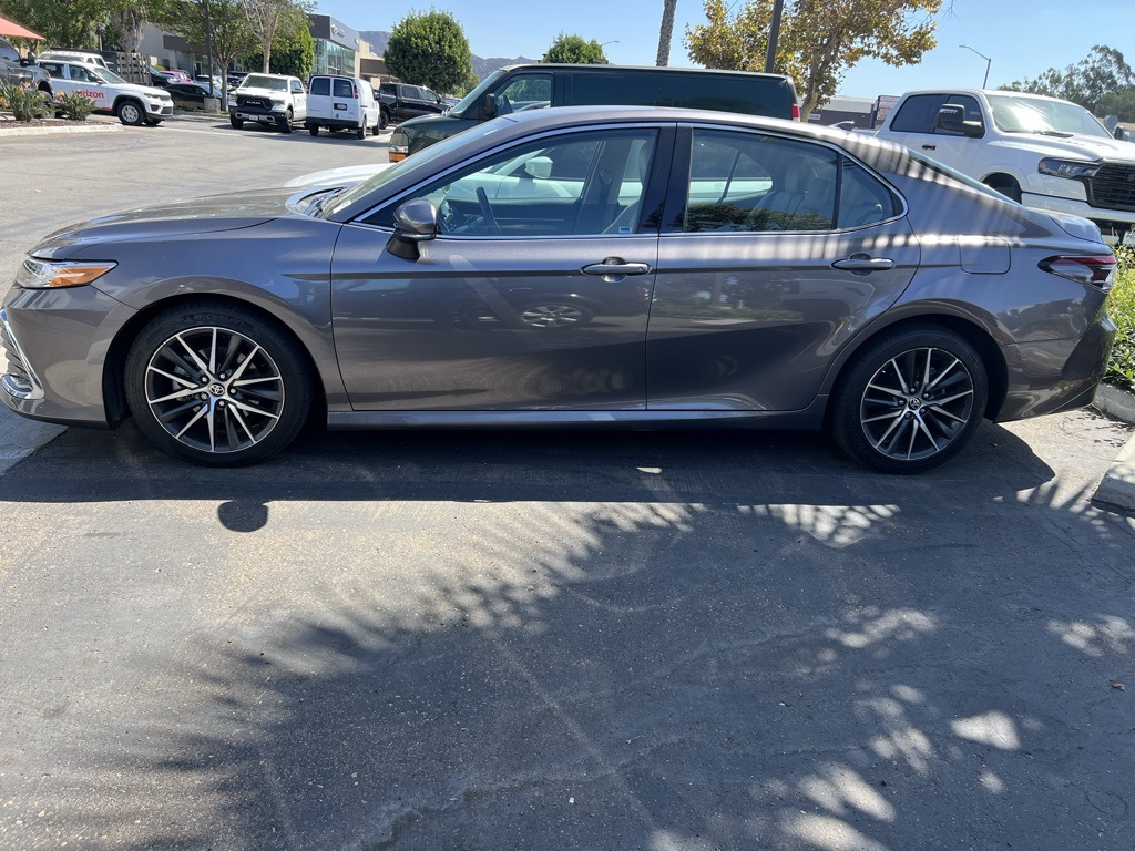 2023 Toyota Camry XLE photo 3