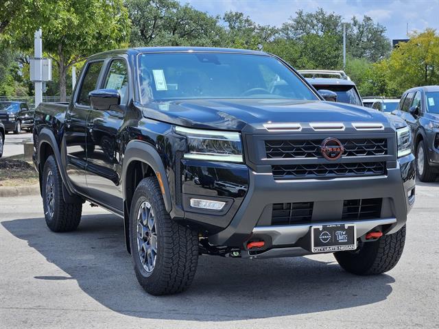2025 Nissan Frontier Crew Cab PRO-4X photo 2