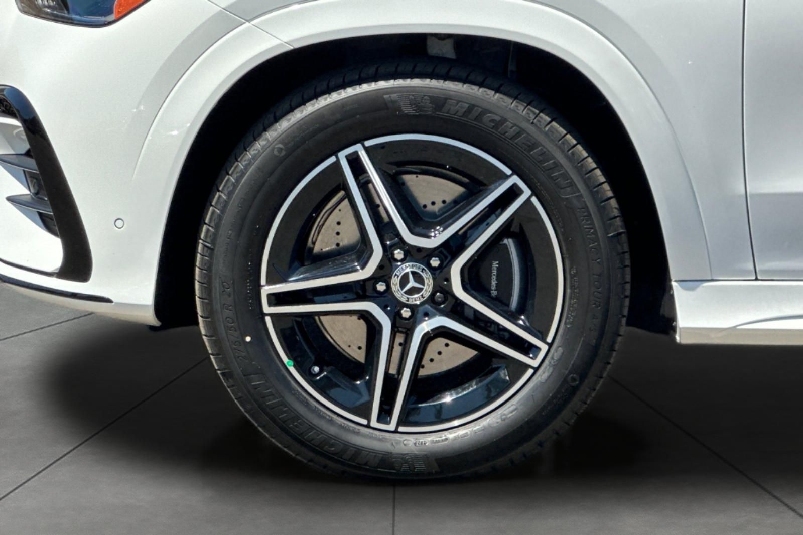 2026 Mercedes Benz GLE 450 4MATIC photo 3