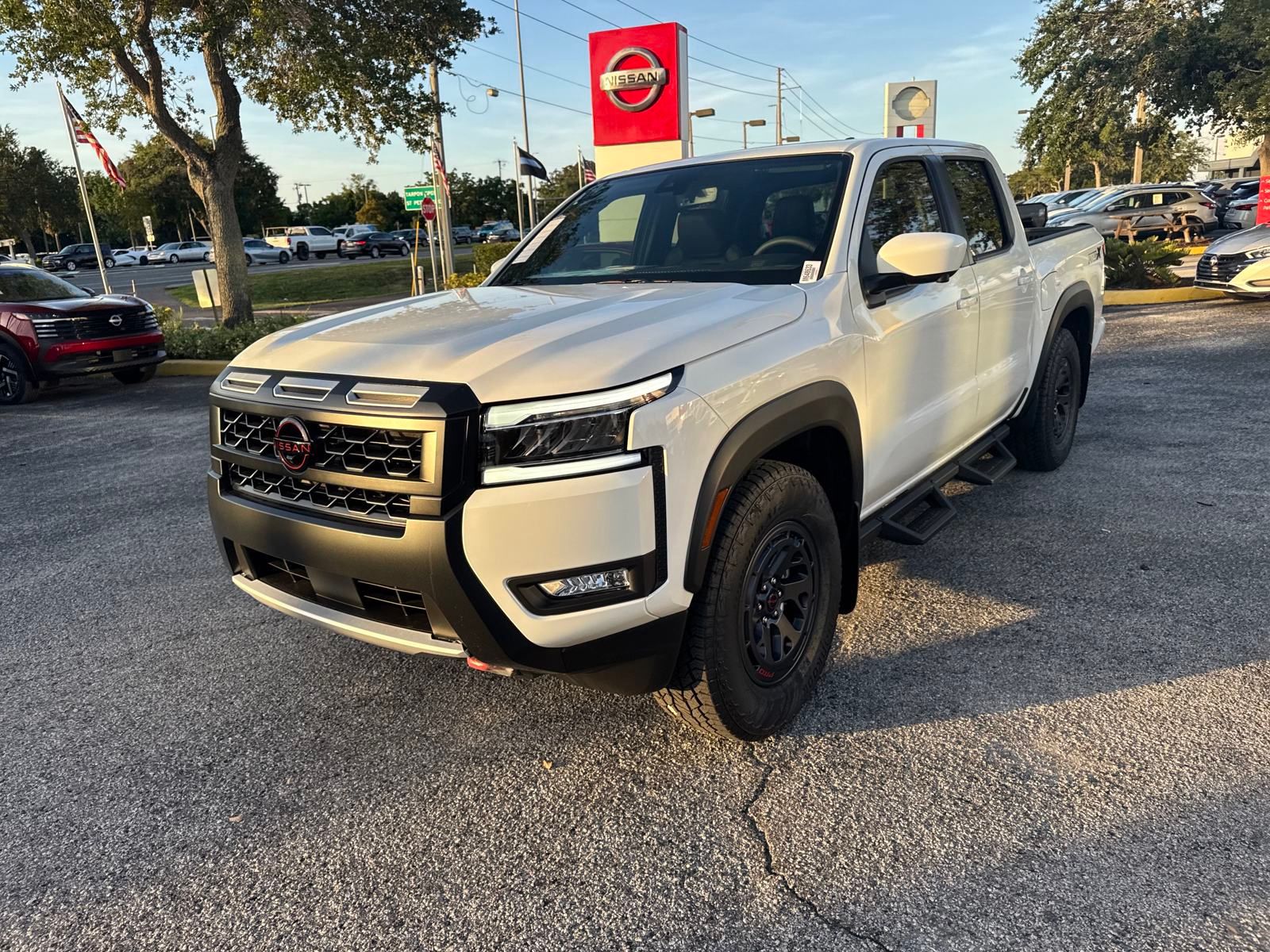 2025 Nissan Frontier PRO-X photo 2