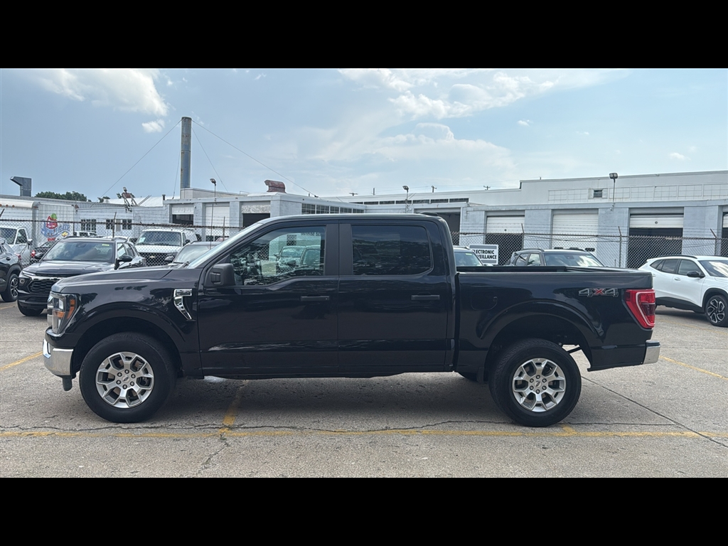 2023 Ford F-150 XL photo 2