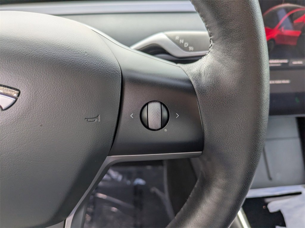 2021 Tesla Model Y Standard Range photo 22
