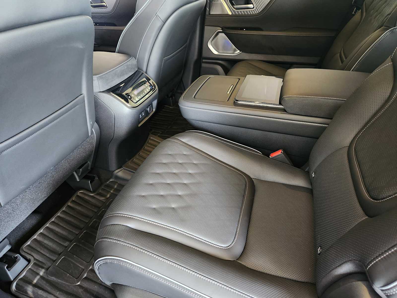 2025 Infiniti QX80 photo 26